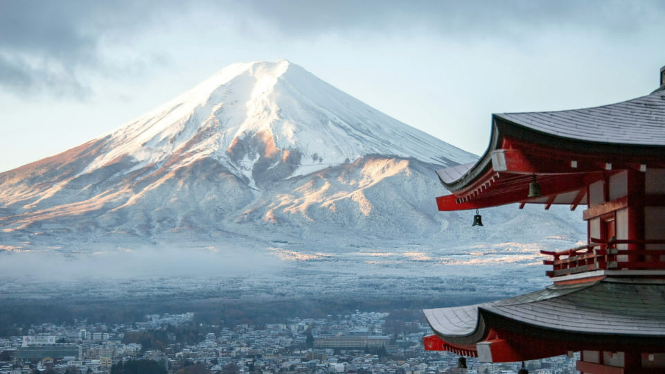 Explore the highlights of Japan